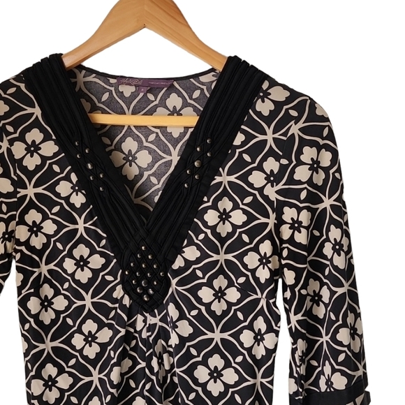 HALE BOB Studded Silk Blouse S Shirt Top Monogram 3/4 Sleeve No Wrinkle Travel - Picture 3 of 16